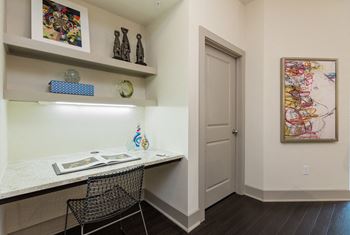 Built-in desk